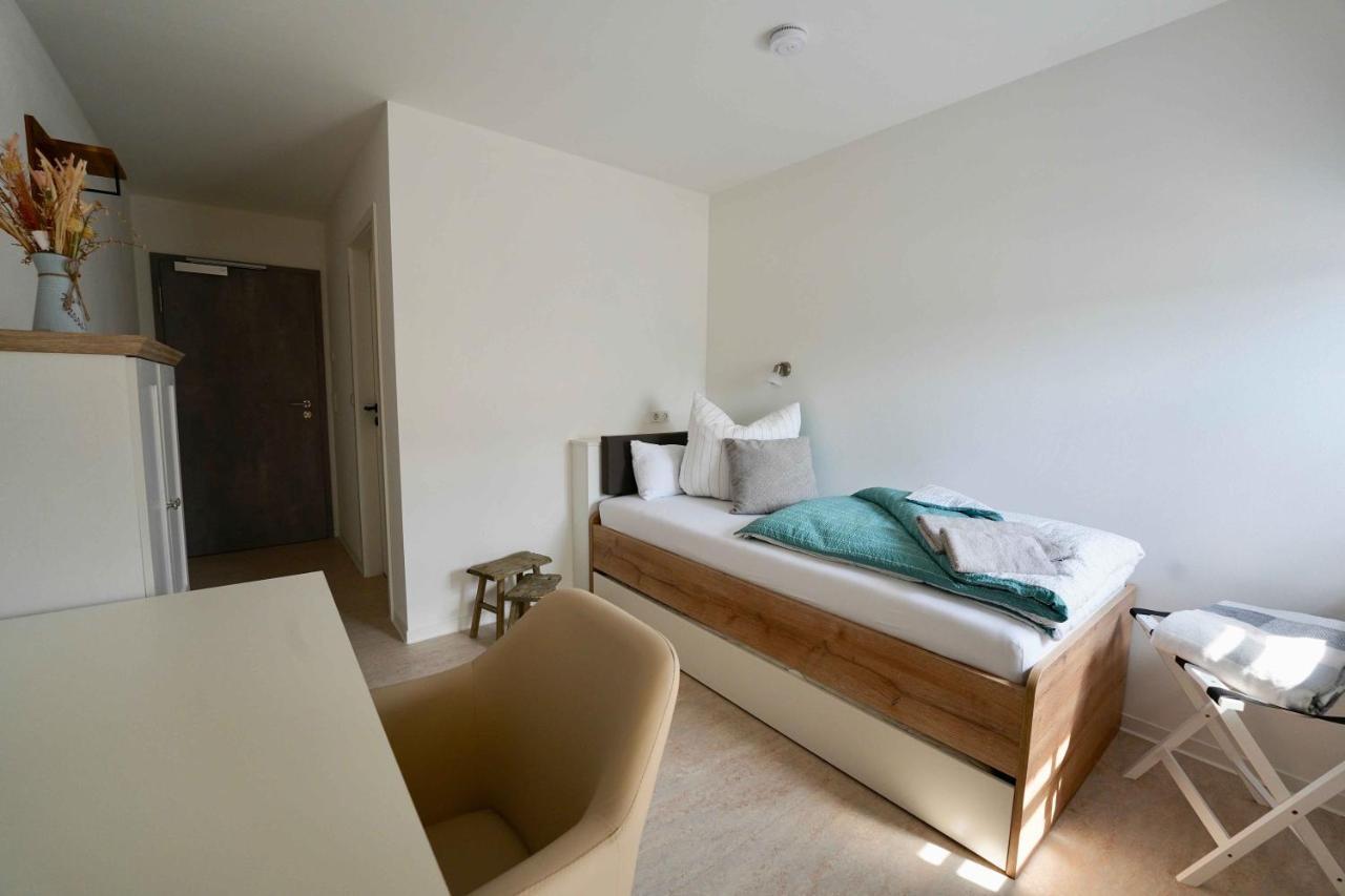 Familien- Und Apartmenthotel Lerchenberghof Walddorf  Экстерьер фото
