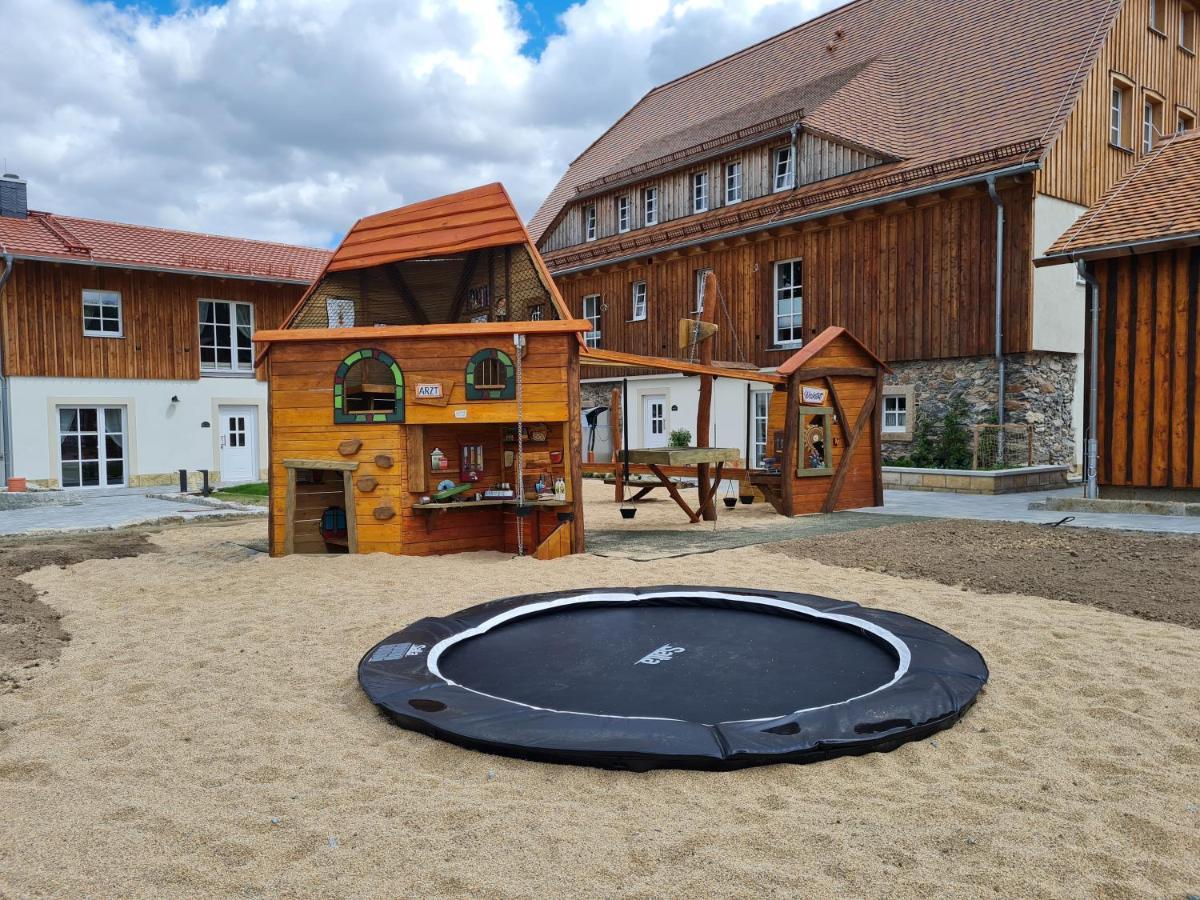 Familien- Und Apartmenthotel Lerchenberghof Walddorf  Экстерьер фото