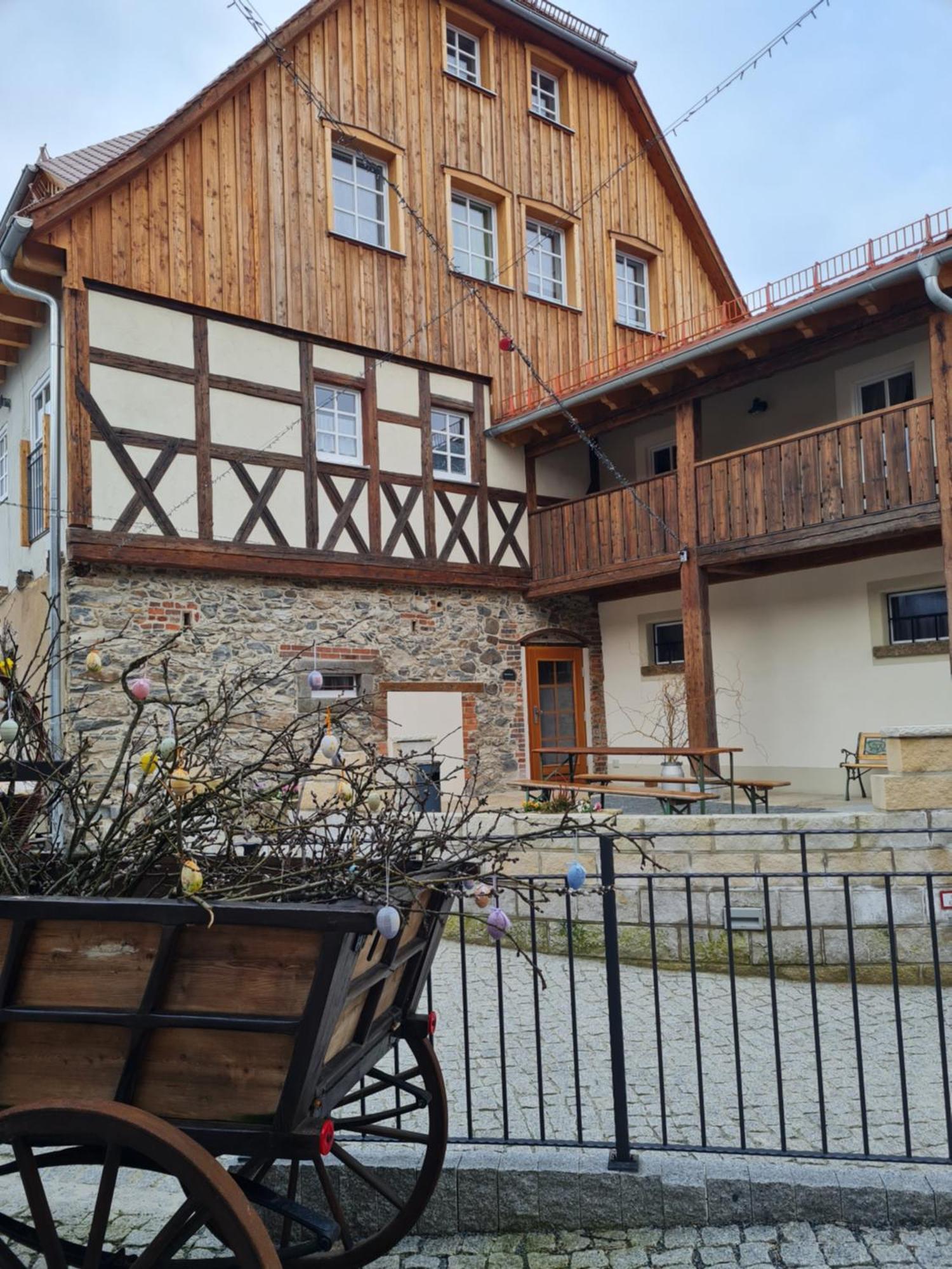 Familien- Und Apartmenthotel Lerchenberghof Walddorf  Экстерьер фото
